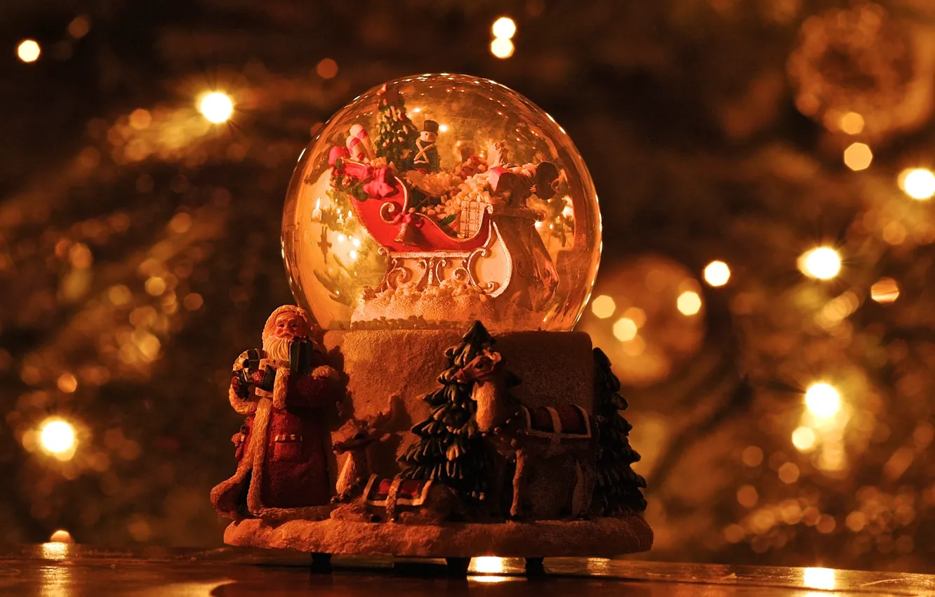 Фото обои christmas, reindeer, santa claus, snow globe, sleigh
