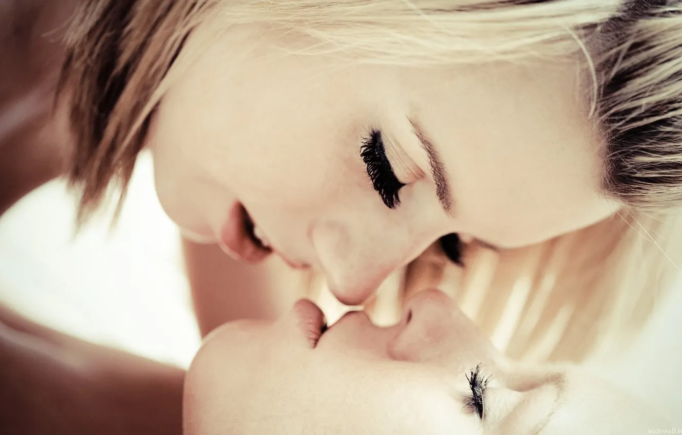 Фото обои попа, девушка, поцелуй, сексуальный