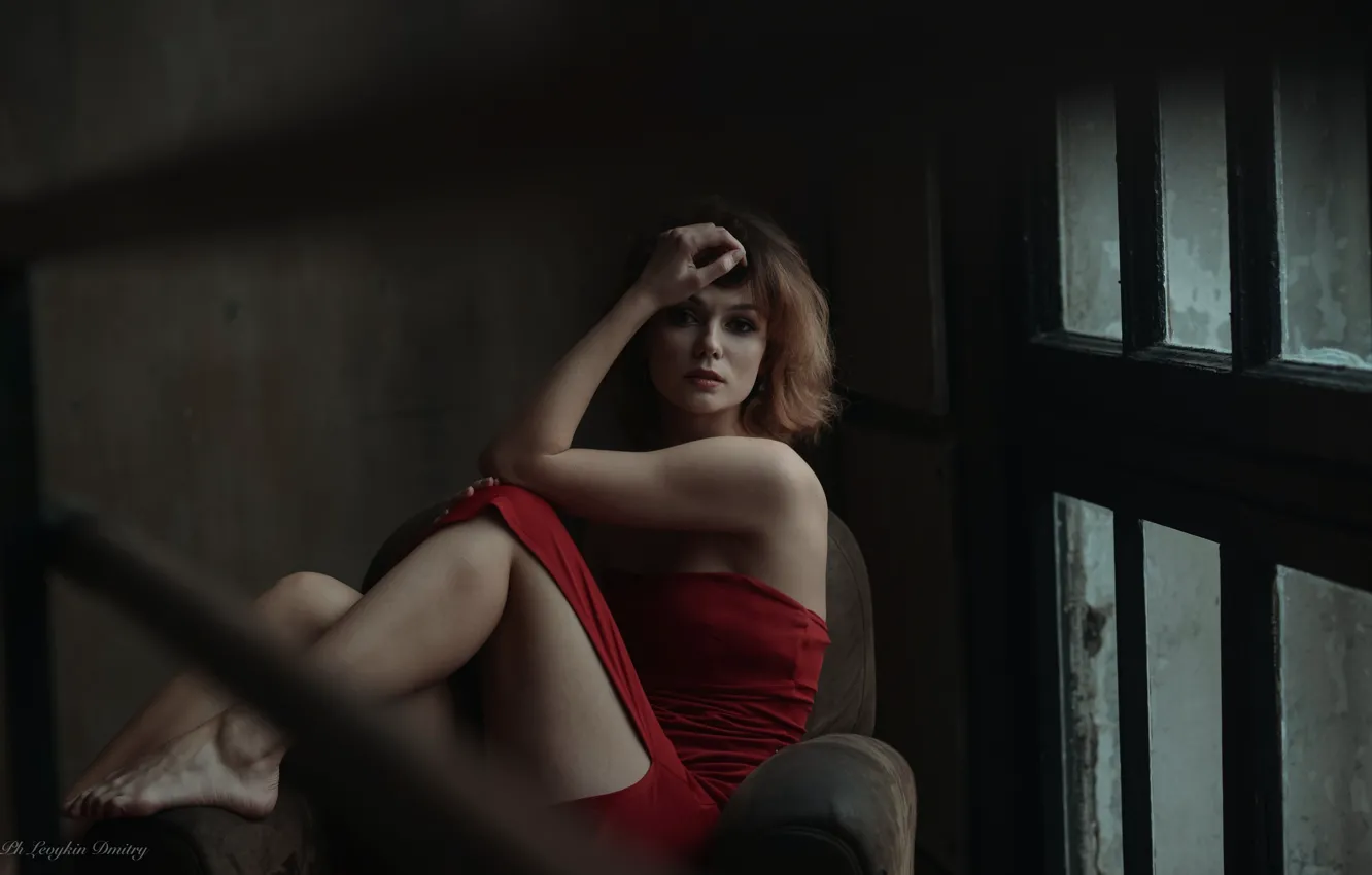 Фото обои девушка, платье, ножки, в красном, Дмитрий Левыкин, Екатерина Чуйкова