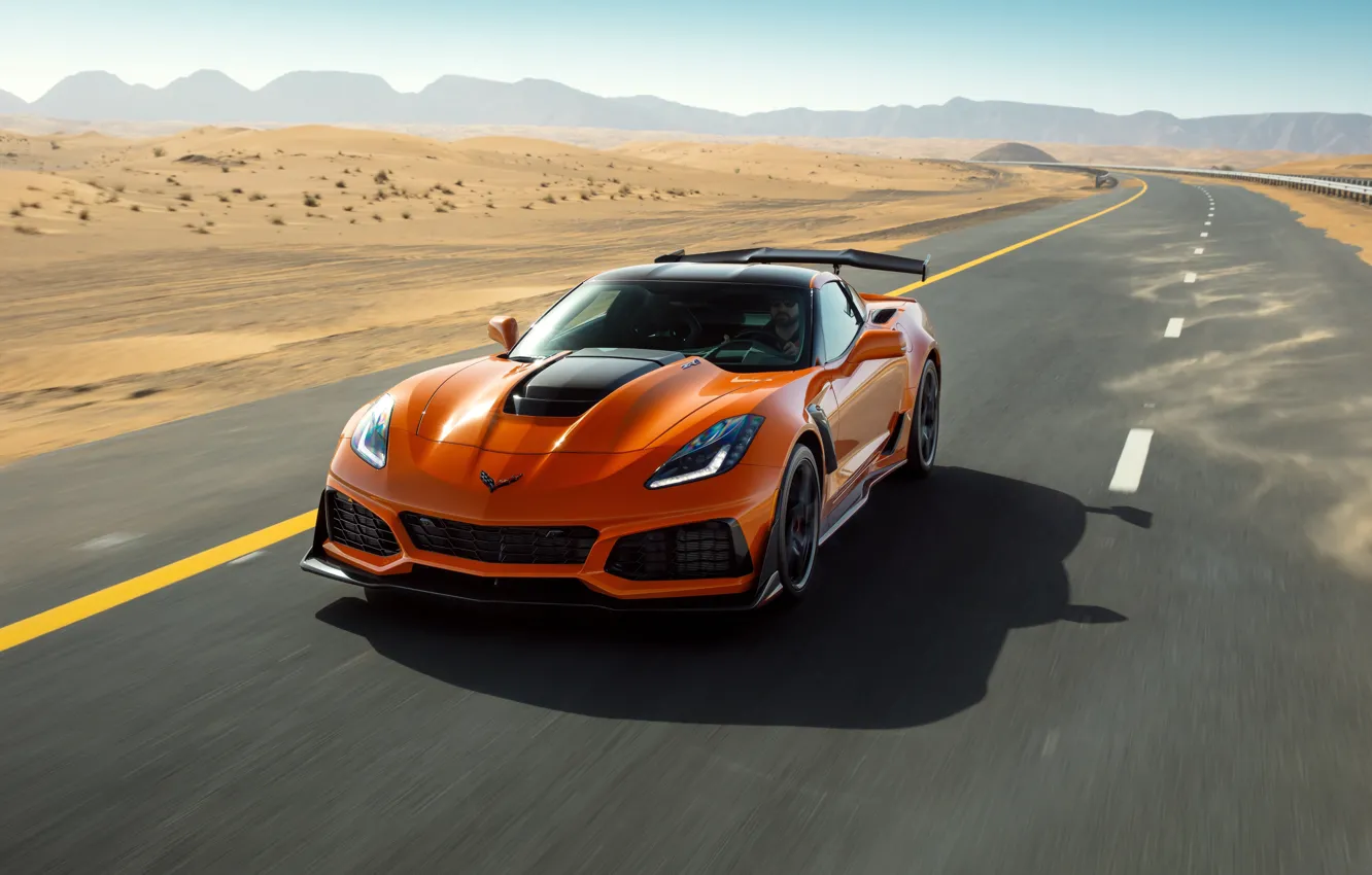 Фото обои оранжевый, Corvette, Chevrolet, ZR1, 2019