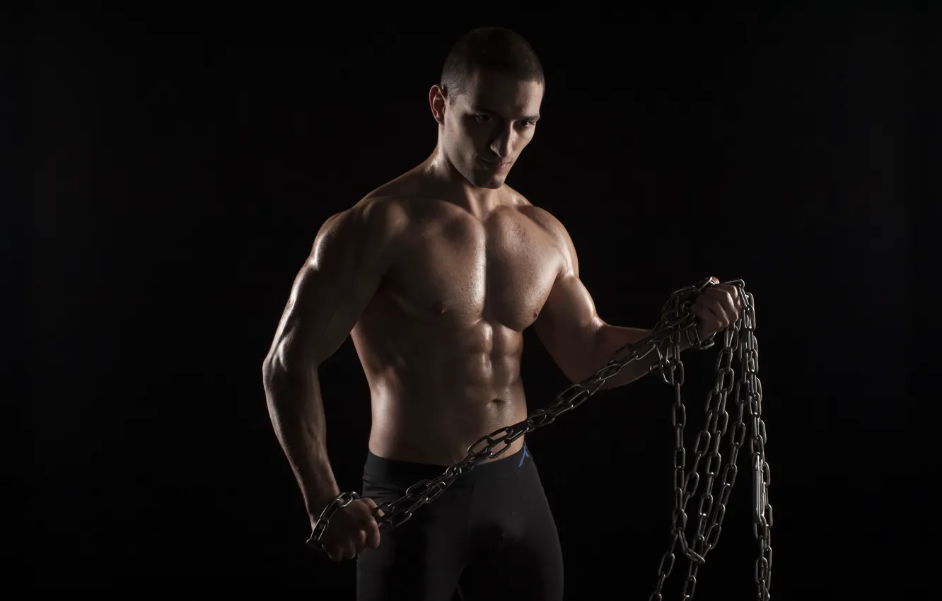 Фото обои muscle, man, men, body, sports, guy, chains, strong