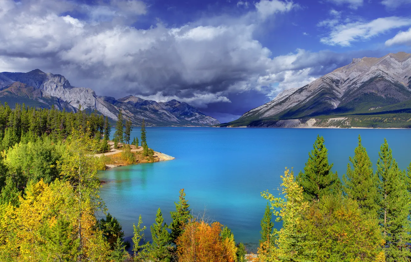 Фото обои осень, небо, облака, деревья, горы, озеро, canada, alberta