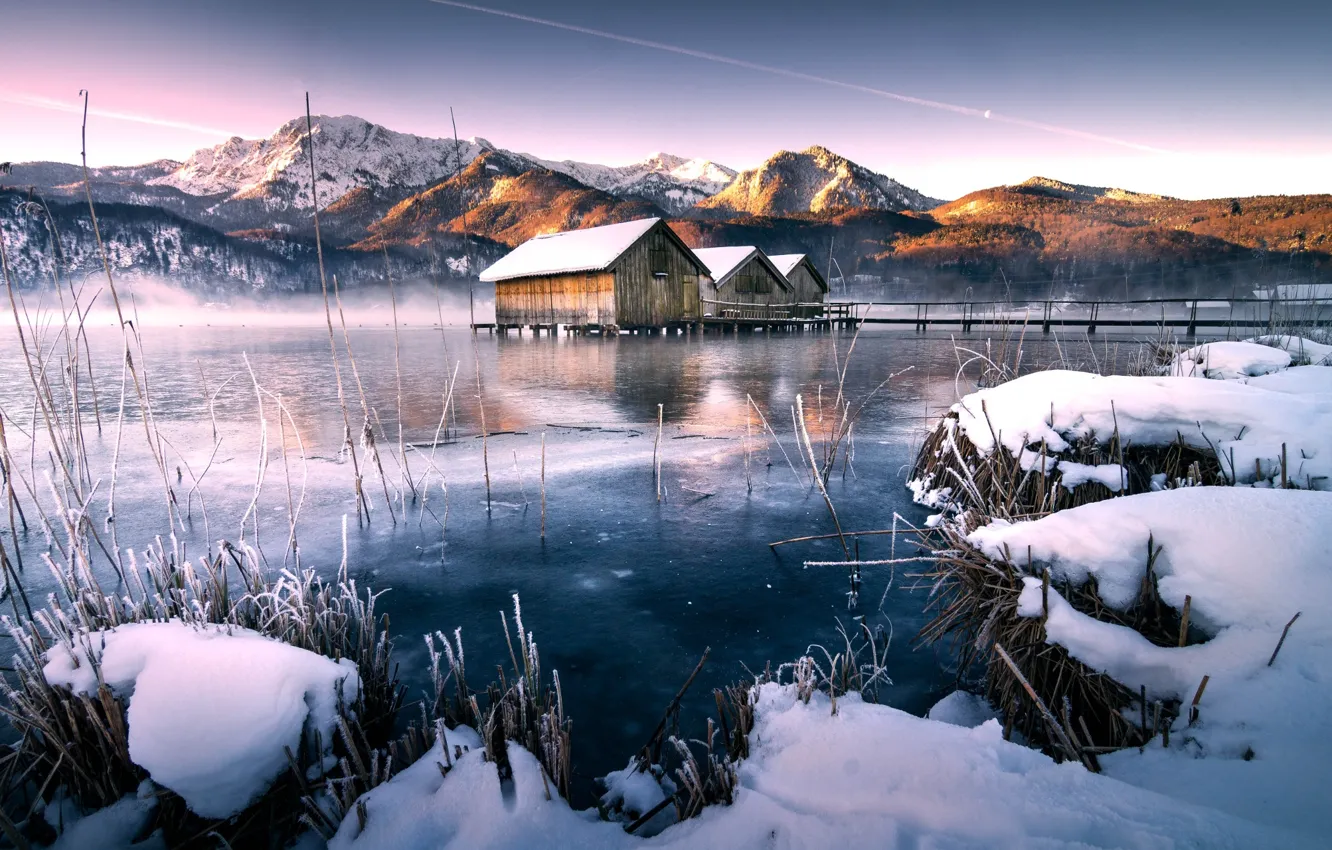 Фото обои зима, лес, горы, природа, озеро, отражение, лодочные домики