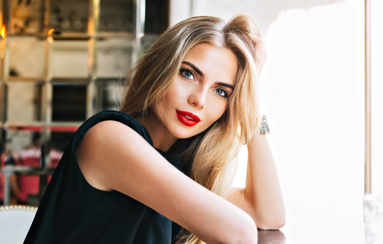 Фото обои red, girl, beautiful, model, pretty, lips, sweet, look