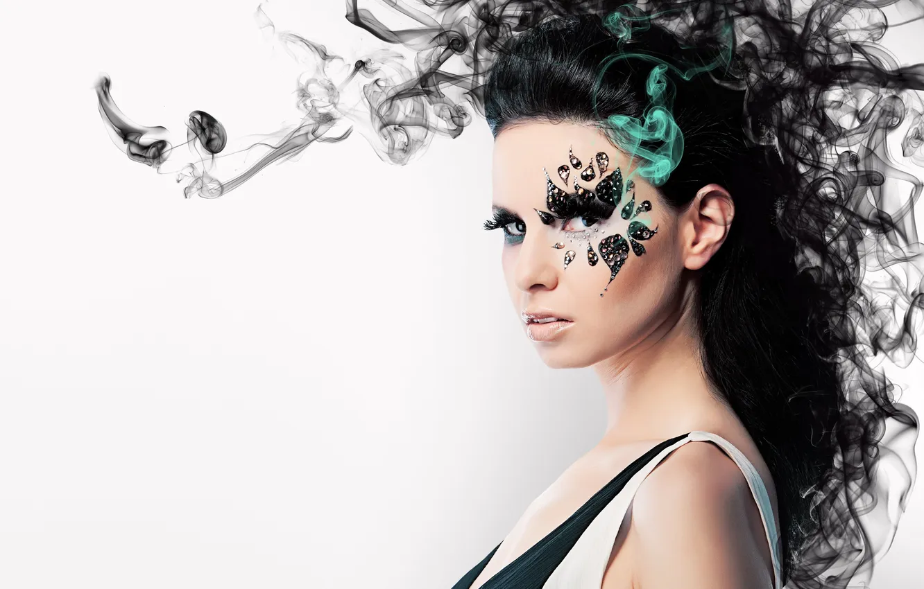 Фото обои взгляд, девушка, абстракция, лицо, волосы, дым, макияж, губы