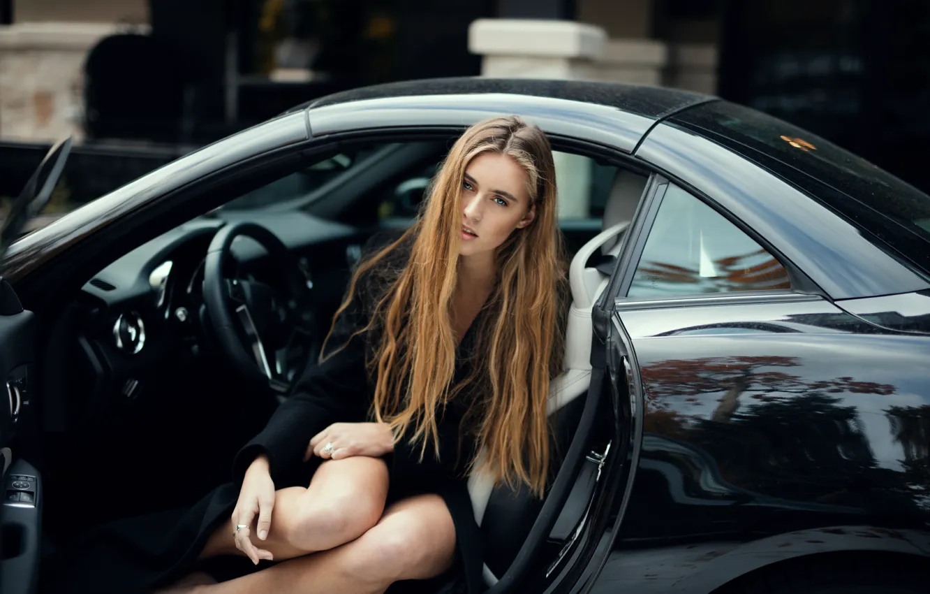 Фото обои взгляд, девушка, шатенка, автомобиль, пальто, локоны, Jesse Herzog