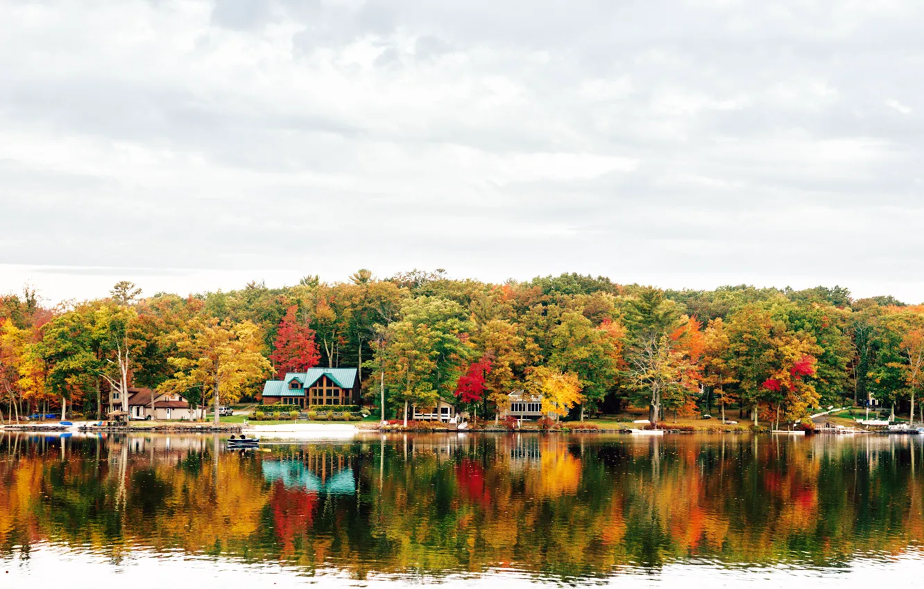 Фото обои осень, горы, природа, озеро, берег, Нью-Йорк, лодки, домики
