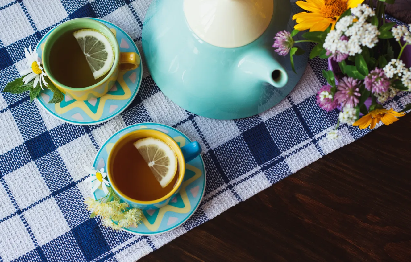 Фото обои лимон, чай, ромашка, чашка, lemon, травы, wood, cup