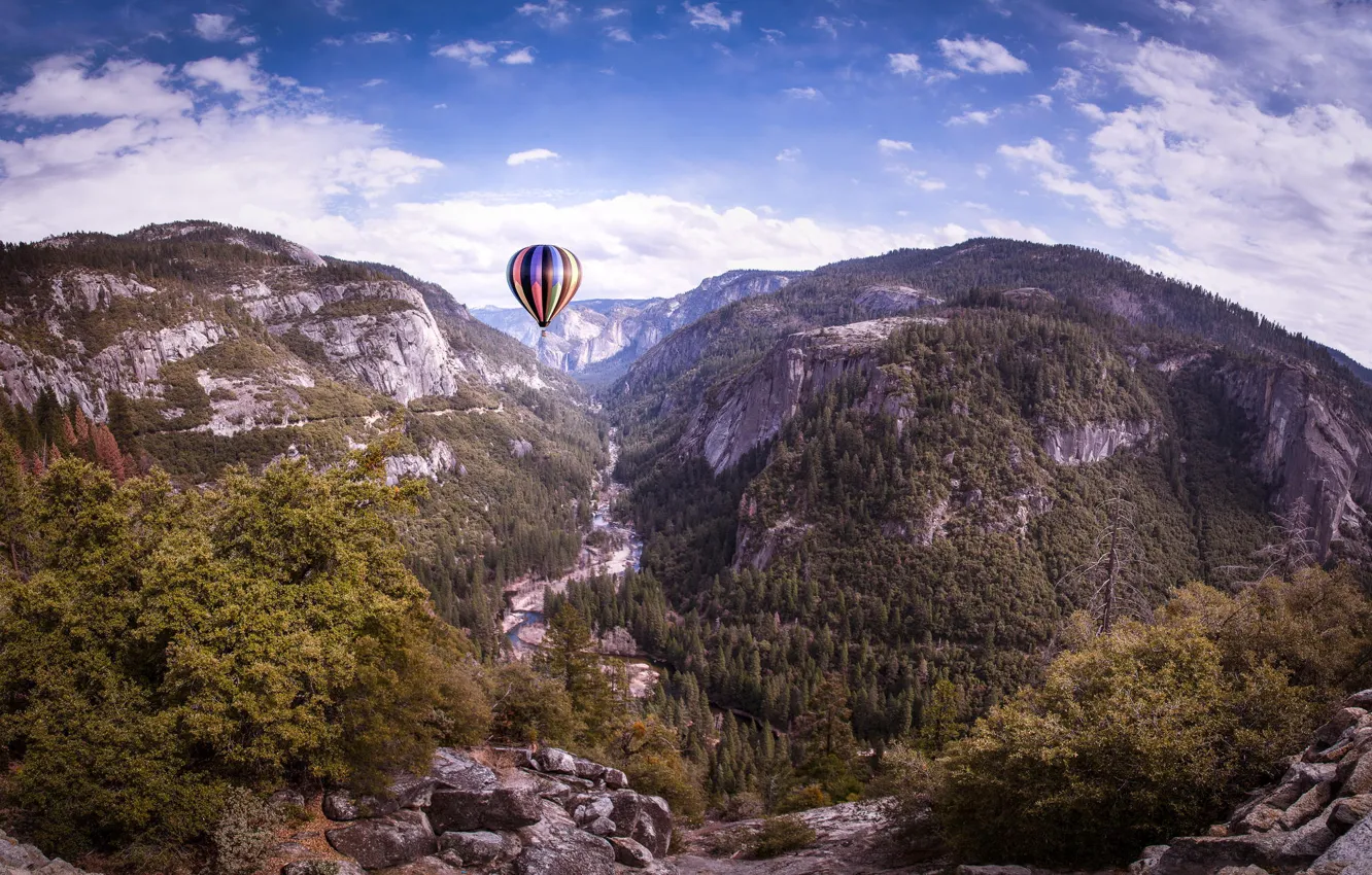 Фото обои облака, деревья, природа, воздушный шар, скалы, Йосемити, Yosemite, California