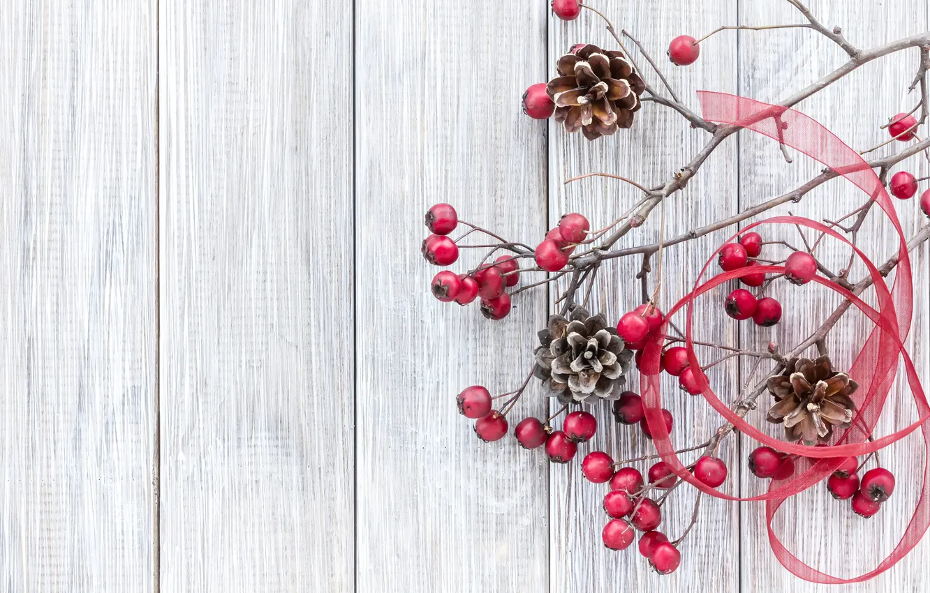 Фото обои ветки, ягоды, Новый Год, Рождество, шишки, wood, merry christmas, decoration