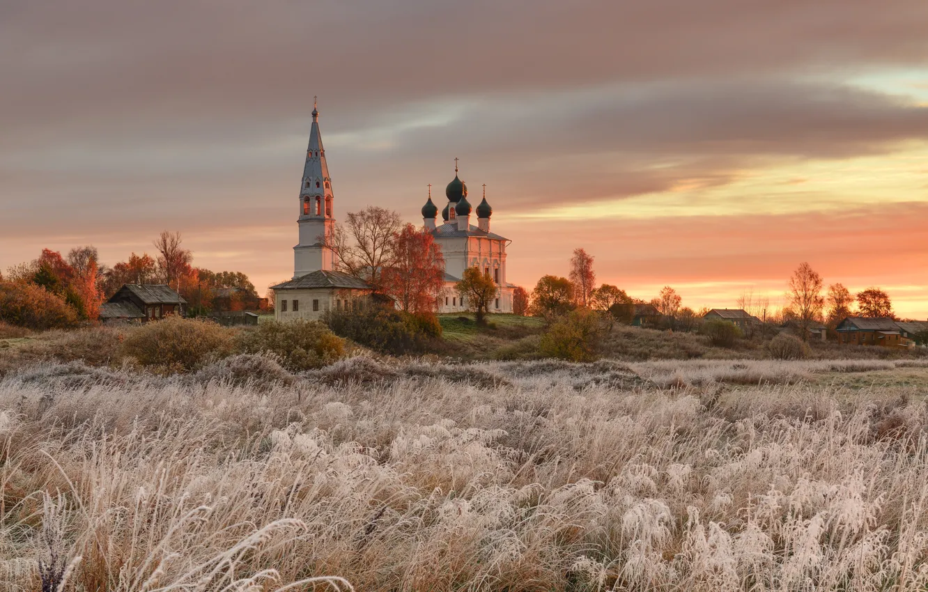 Фото обои иней, осень, пейзаж, природа, башня, дома, деревня, храм