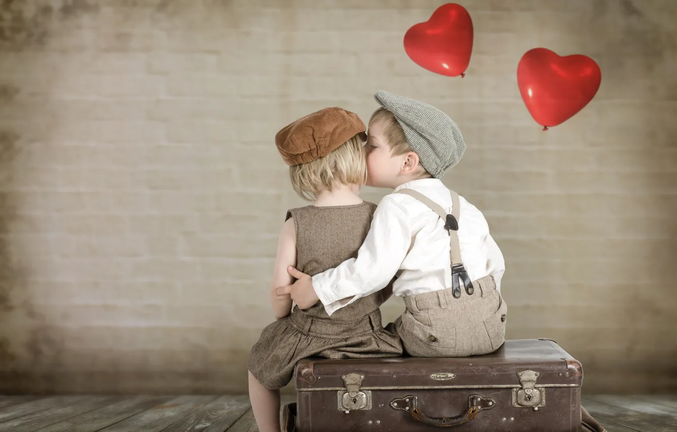 Фото обои дети, поцелуй, мальчик, девочка, сердечки