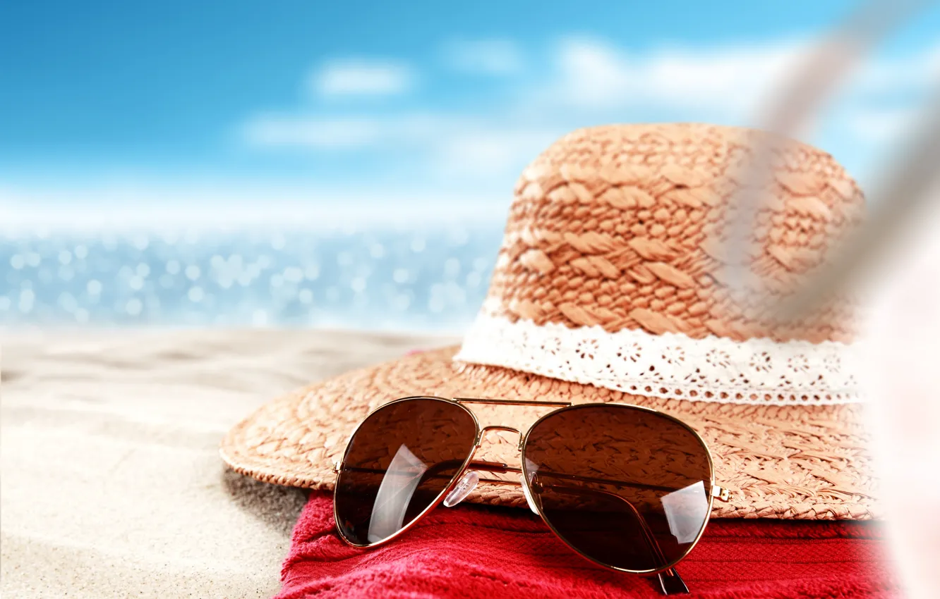 Фото обои песок, море, пляж, лето, шляпа, очки, summer, beach