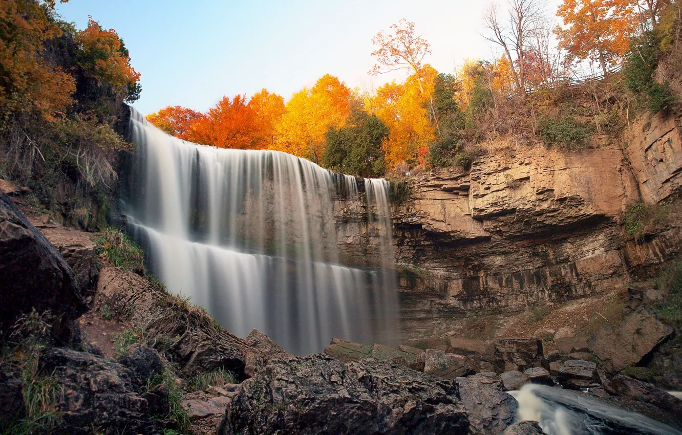 Фото обои осень, лес, небо, деревья, камни, скалы, водопад, поток