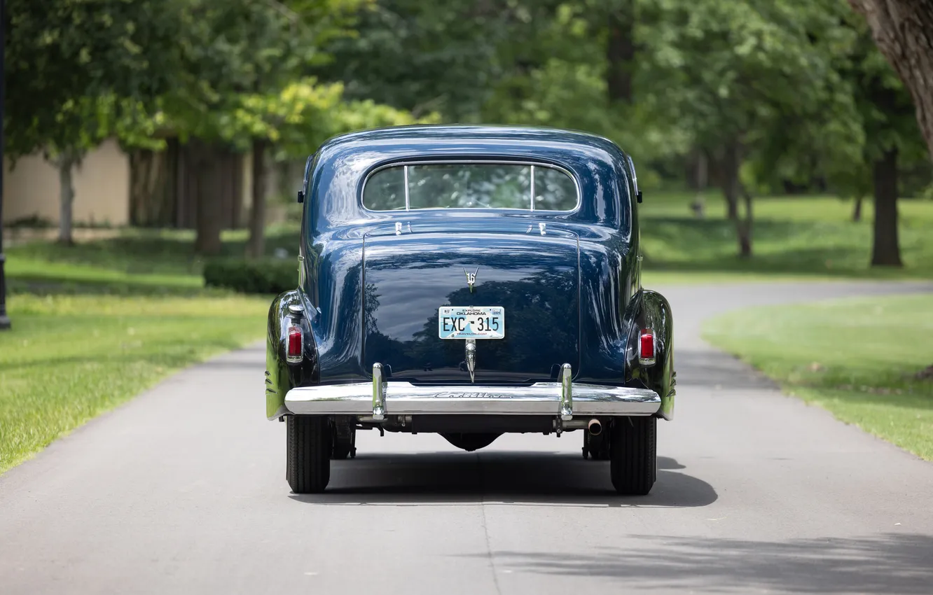 Фото обои Cadillac, Imperial, вид сзади, ретро автомобили, Sedan, 1940, by Fleetwood, 7-passenger