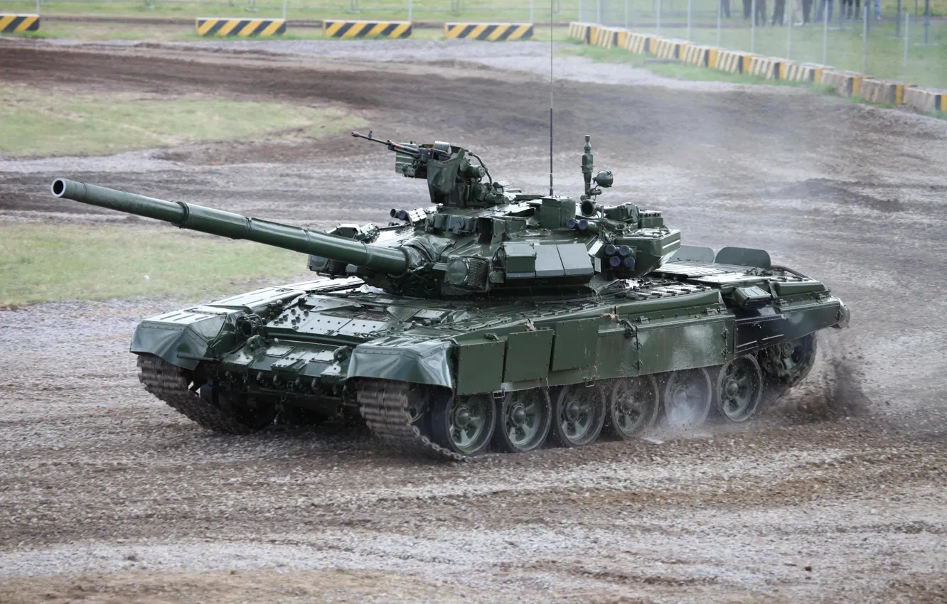 Фото обои грязь, танк, полигон, Т-90