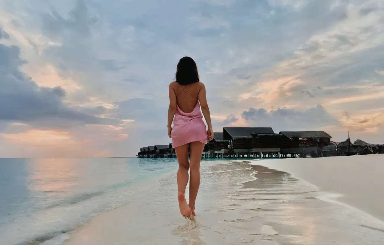 Фото обои wallpaper, girl, hot, holidays, wet, beach, legs, sea