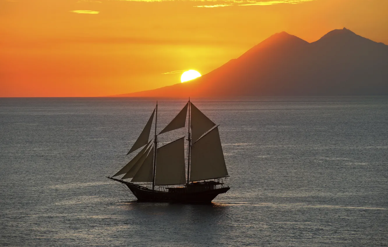 Фото обои закат, океан, берег, парусник, вечер, sunset, sailing, Komodo National Pa