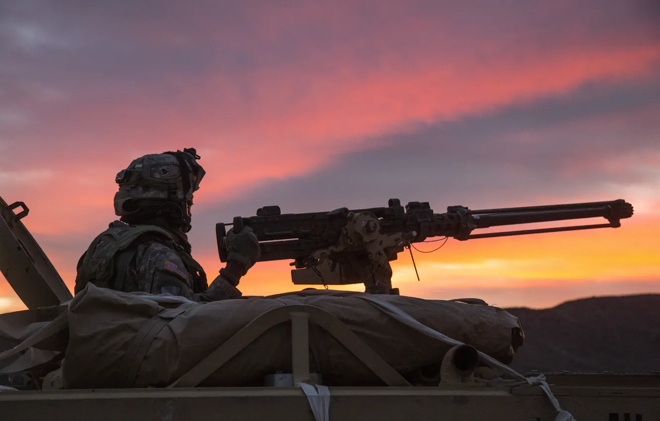 Фото обои закат, оружие, солдат, пулемёт