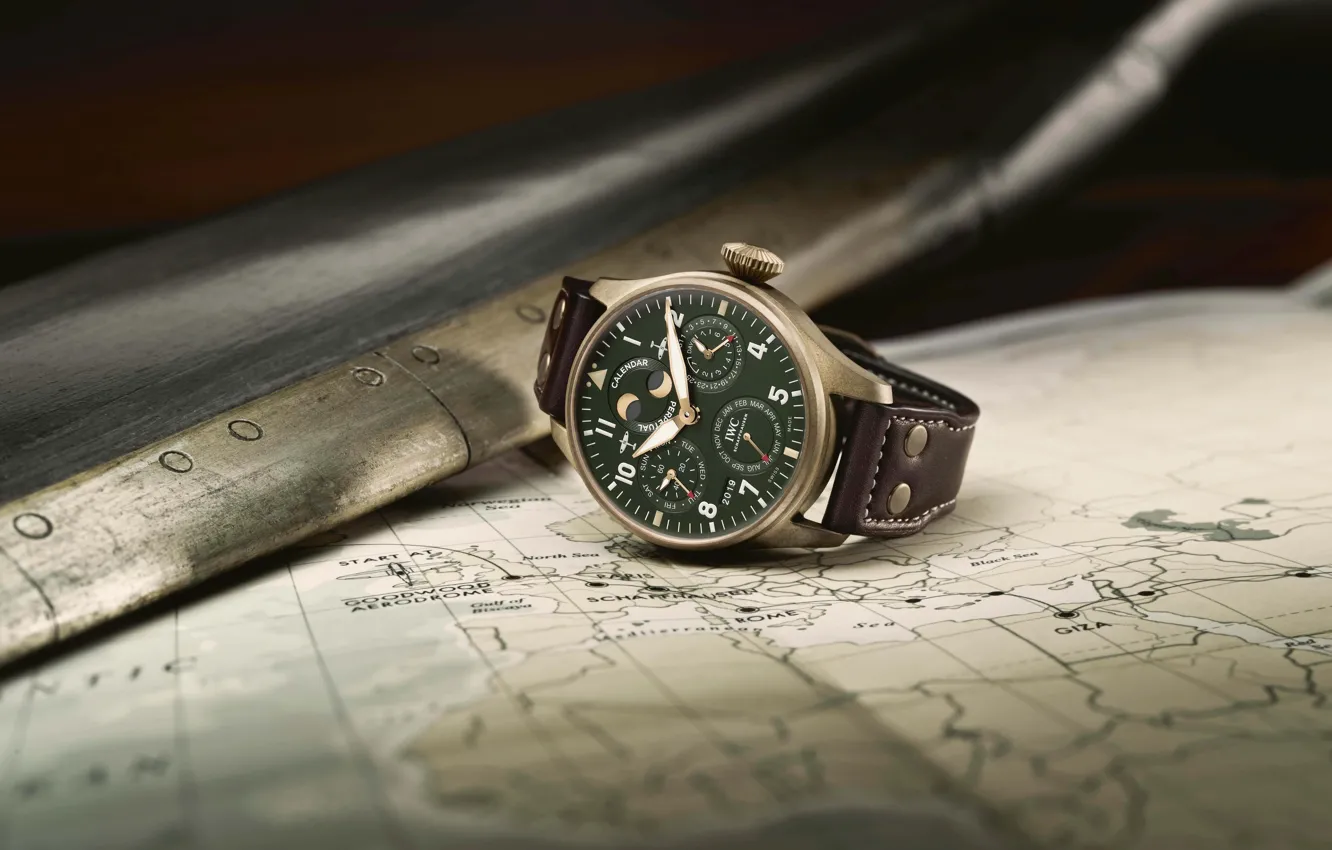 Фото обои IWC, Swiss Luxury Watches, швейцарские наручные часы класса люкс, bronze case, analog watch, International Watch …
