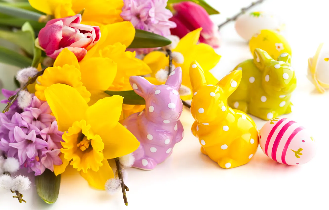 Фото обои цветы, праздник, яйца, весна, Пасха, кролики, тюльпаны, сирень