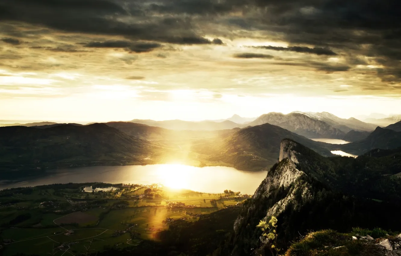 Фото обои солнце, закат, горы, тучи, река, скалы, холмы, вид