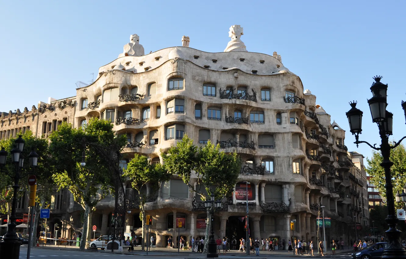 Фото обои здание, Испания, Барселона, Barcelona, ​​Spain, La Pedrera, Casa Mila, Antoni Gaudí