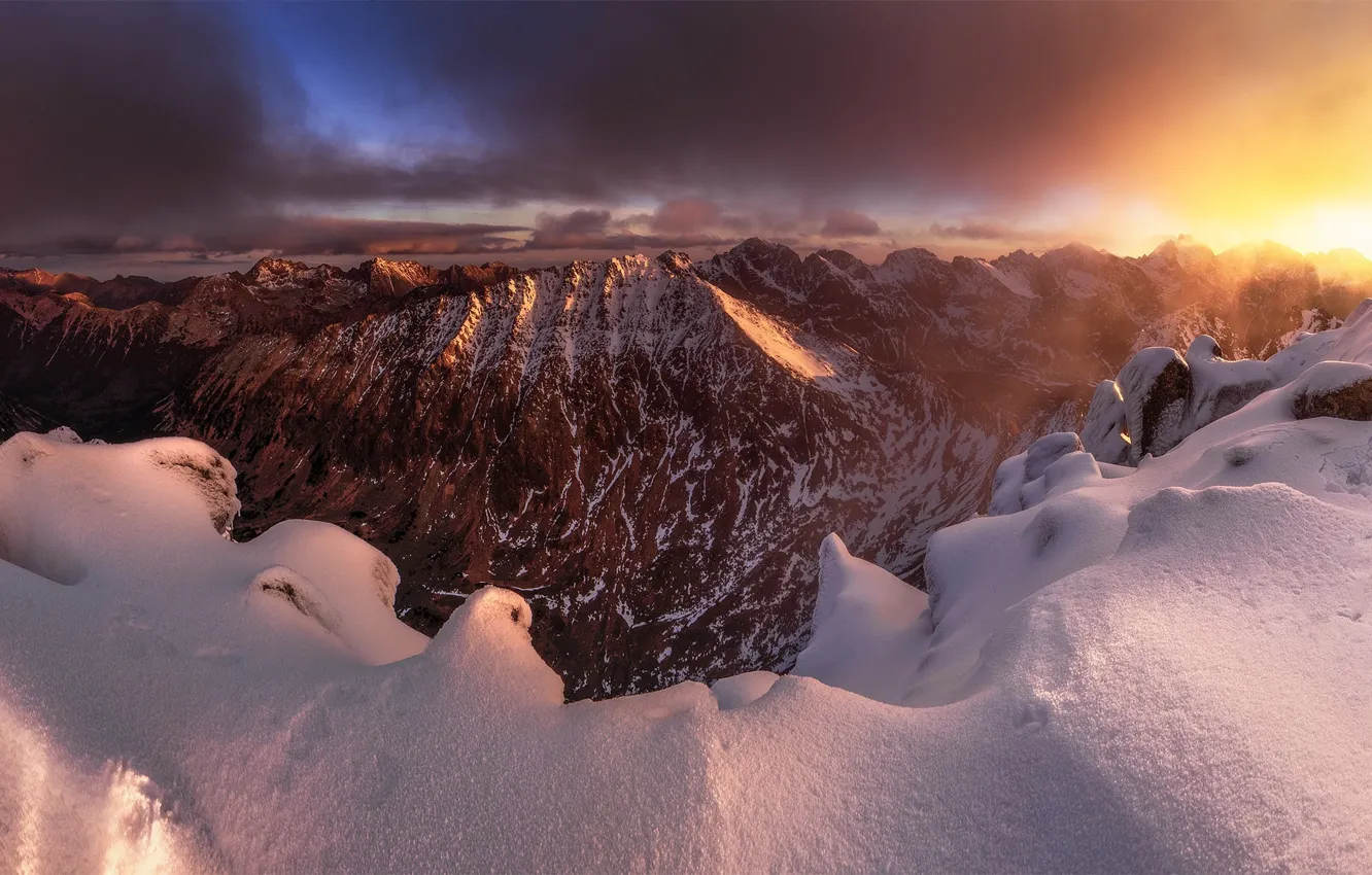Фото обои зима, небо, солнце, облака, свет, снег, горы