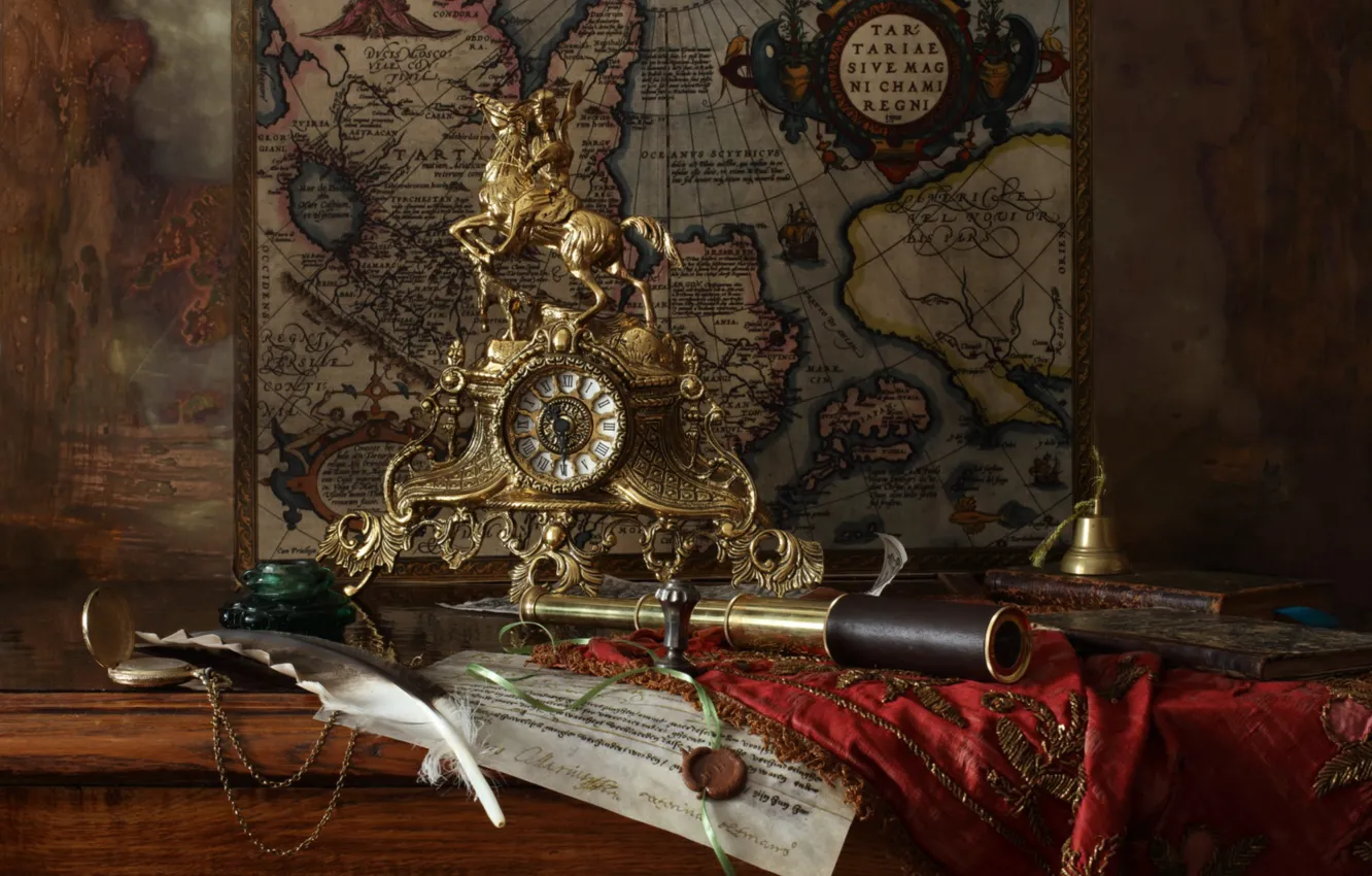Фото обои перо, часы, карта, всадник, натюрморт, колокольчик, подзорная труба, чернильница