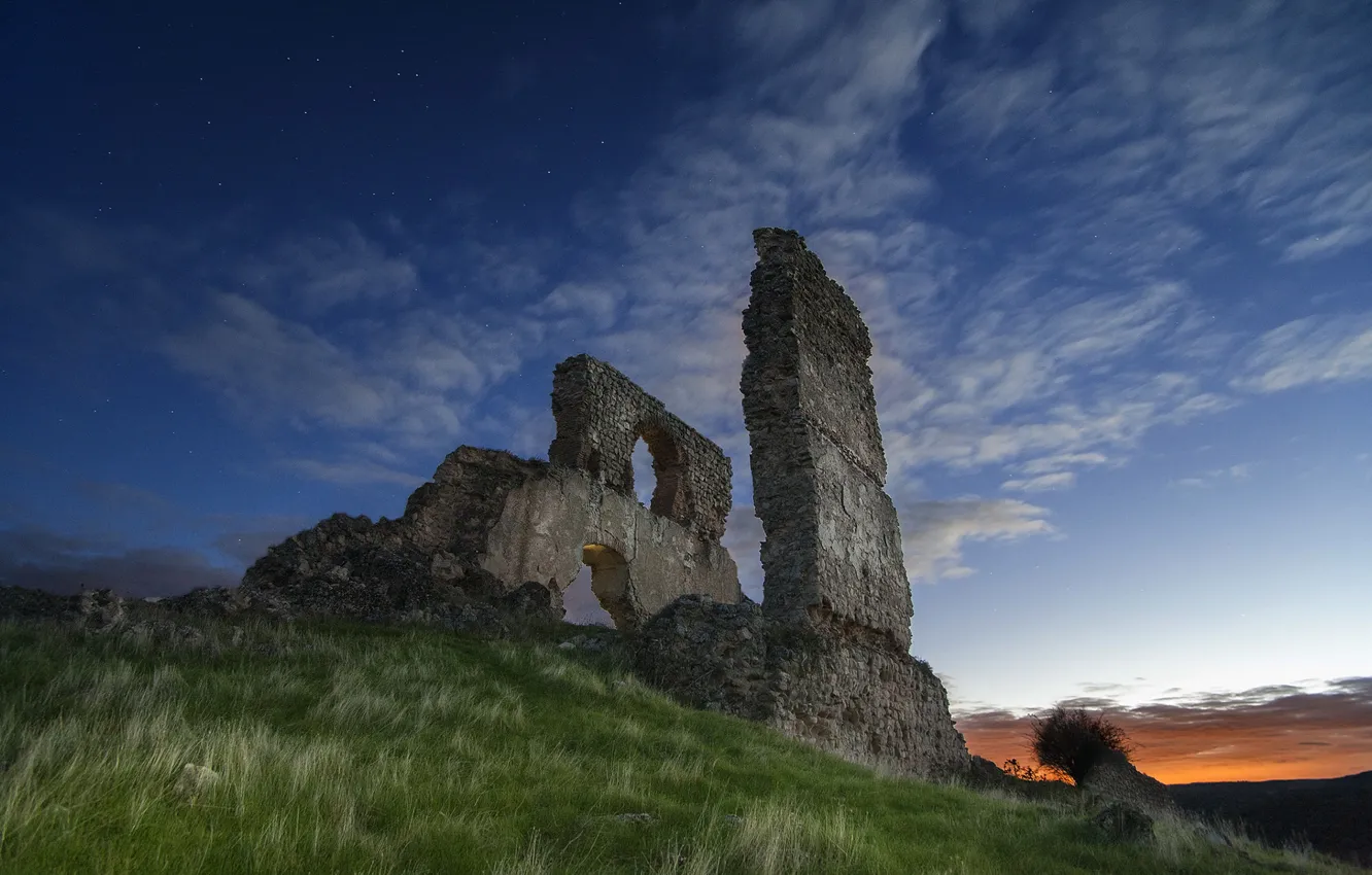 Фото обои grass, twilight, sky, clouds, stars, stones, ruins