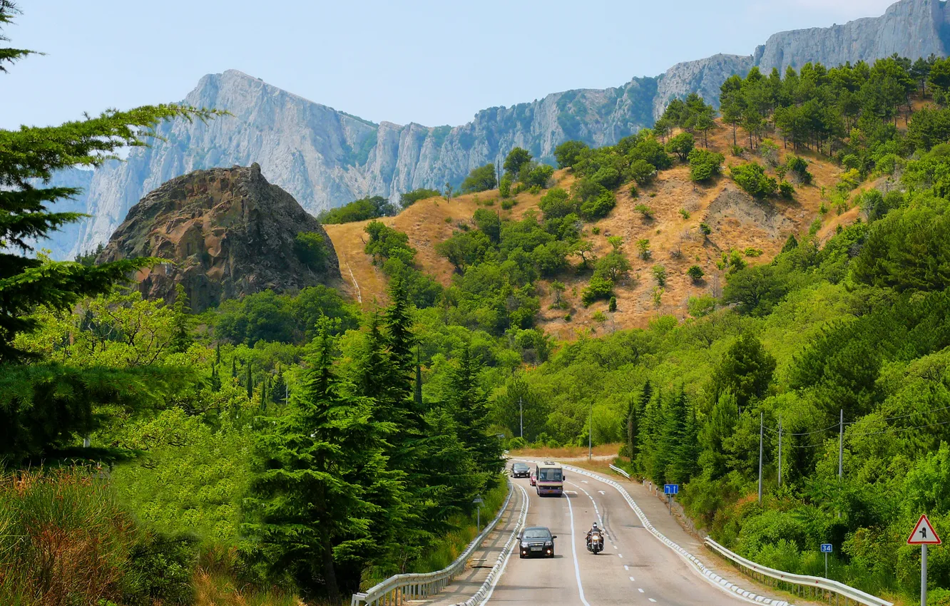 Фото обои дорога, лес, деревья, горы, транспорт, шоссе, Крым
