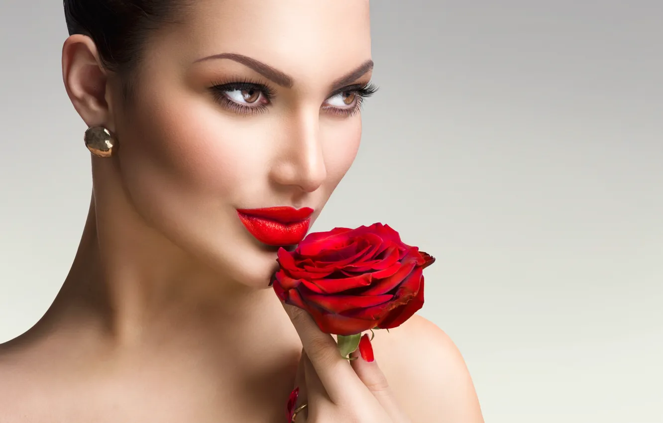 Фото обои цветок, крупный план, красный, лицо, ресницы, фон, роза, рука