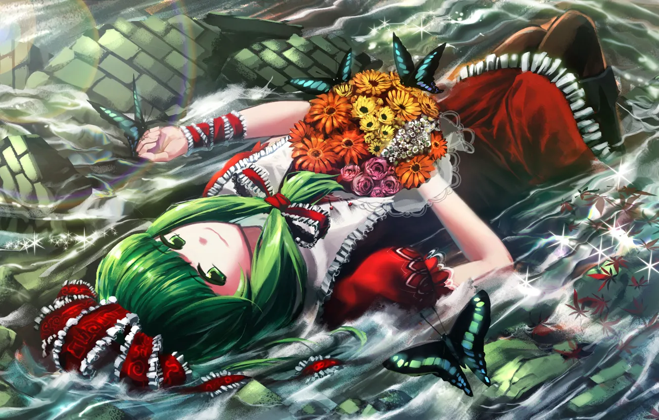 Фото обои вода, бабочки, цветы, букет, мостовая, Kagiyama Hina, Tohou Project