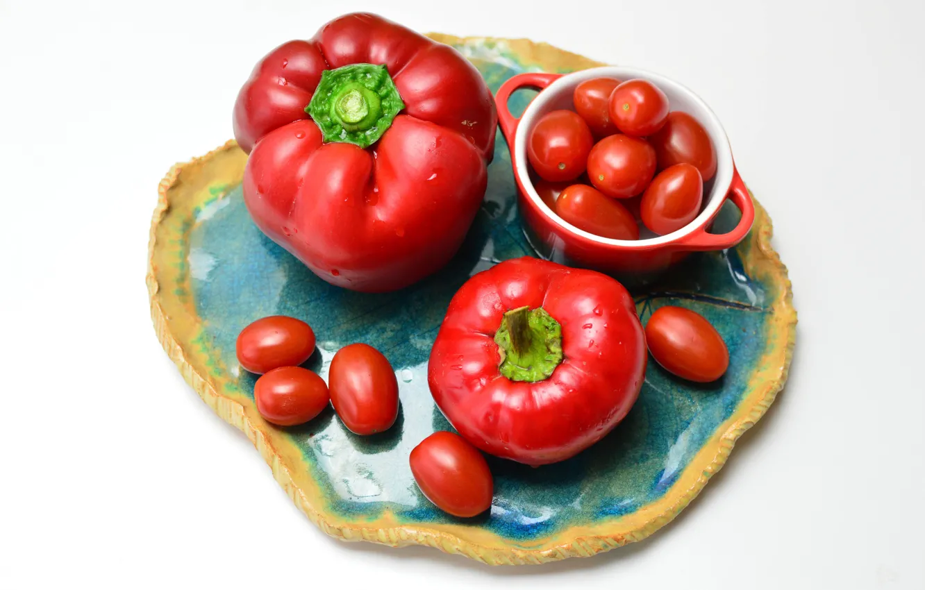 Фото обои тарелка, перец, помидорки