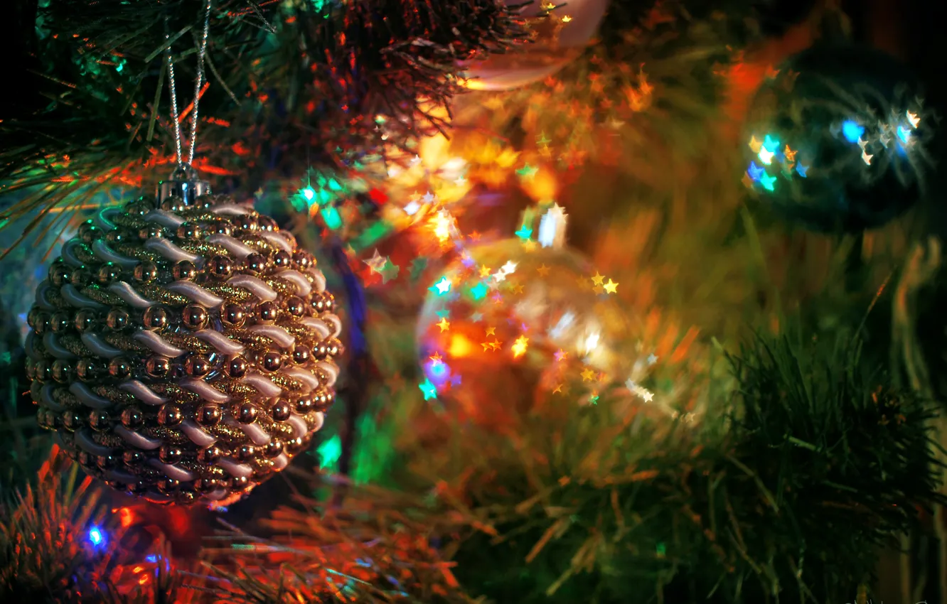 Фото обои праздник, елка, новый год, лампочки, елочные игрушки, настроене