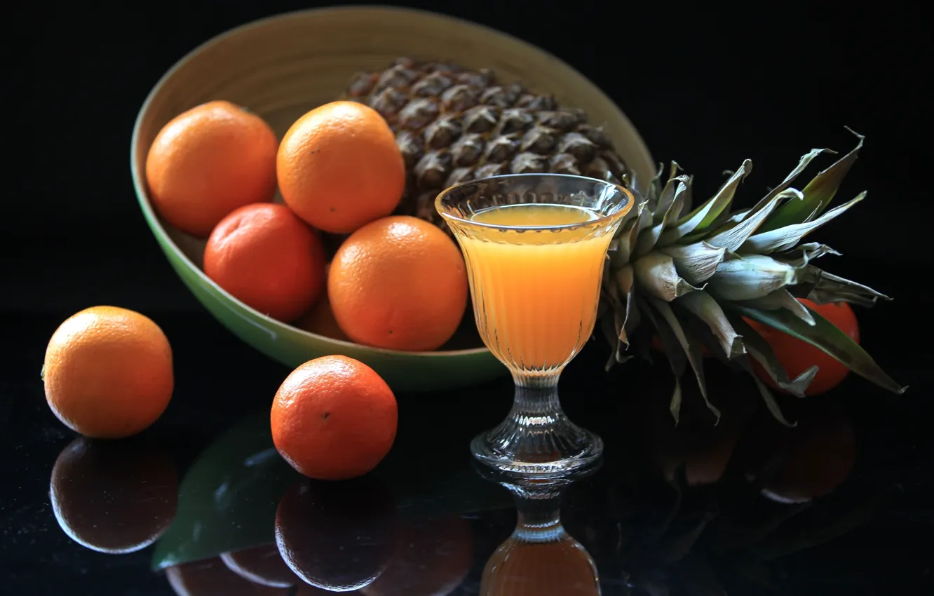 Фото обои бокал, апельсин, сок, ананас, натюрморт
