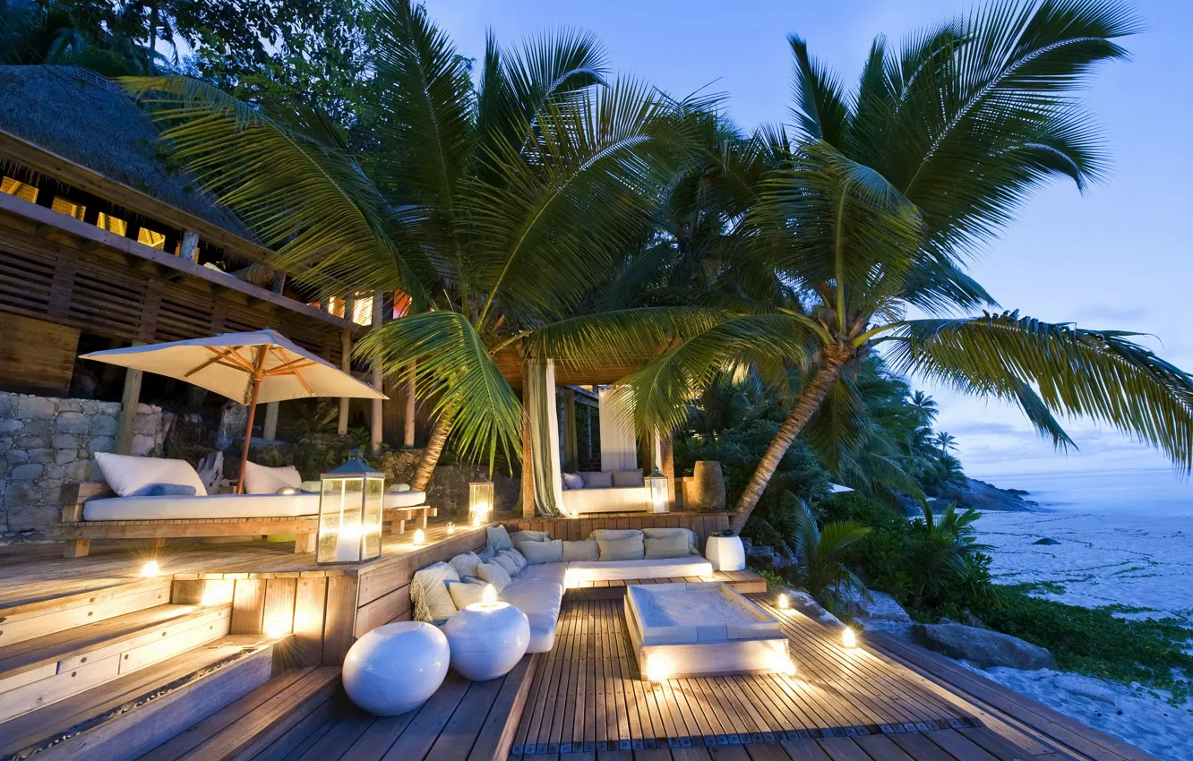 Фото обои море, деревья, дом, пальмы, диван, рай, светильники