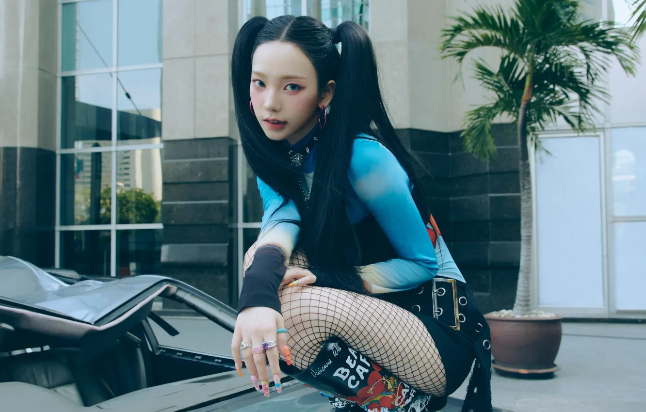 Фото обои city, Asian, twintails, women, fishnet, squatting, Aespa, Karina (aespa)