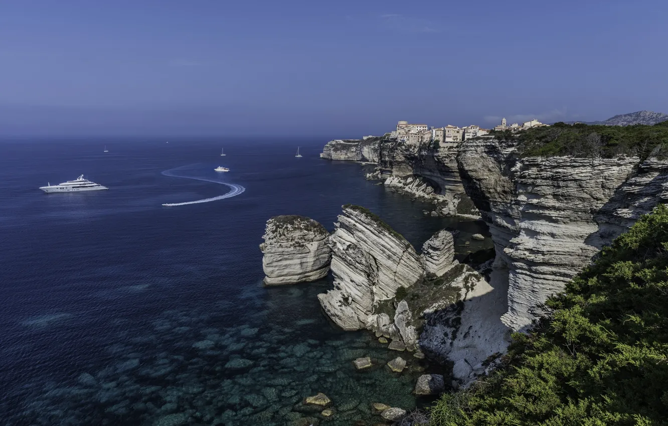 Фото обои море, скалы, побережье, Франция, яхты, France, Корсика, Средиземное море