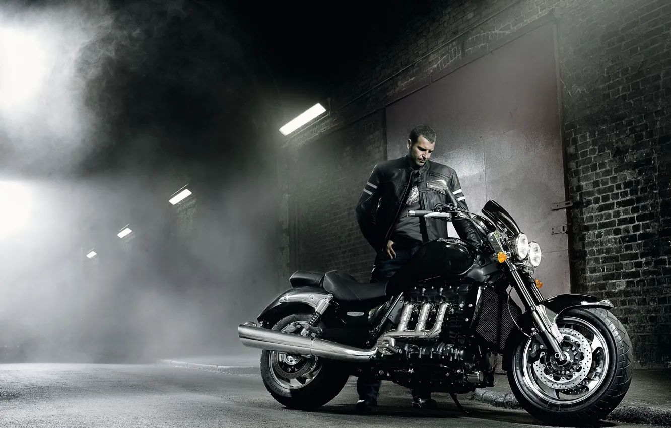 Фото обои мощь, Triumph Rocket 3, чопер