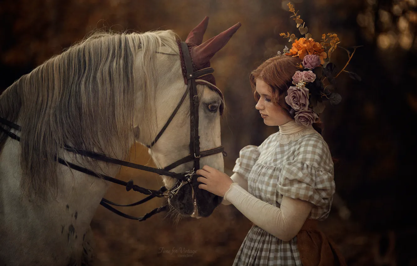 Фото обои морда, девушка, цветы, поза, настроение, конь, лошадь, платье, рыжая, рыжеволосая, Violeta
