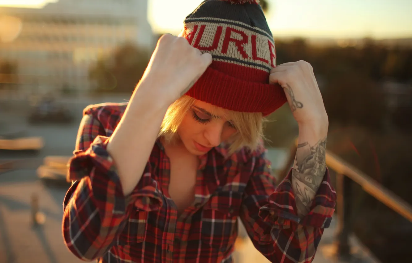 Фото обои девушка, шапка, блондинка, татуировка, Alysha Nett