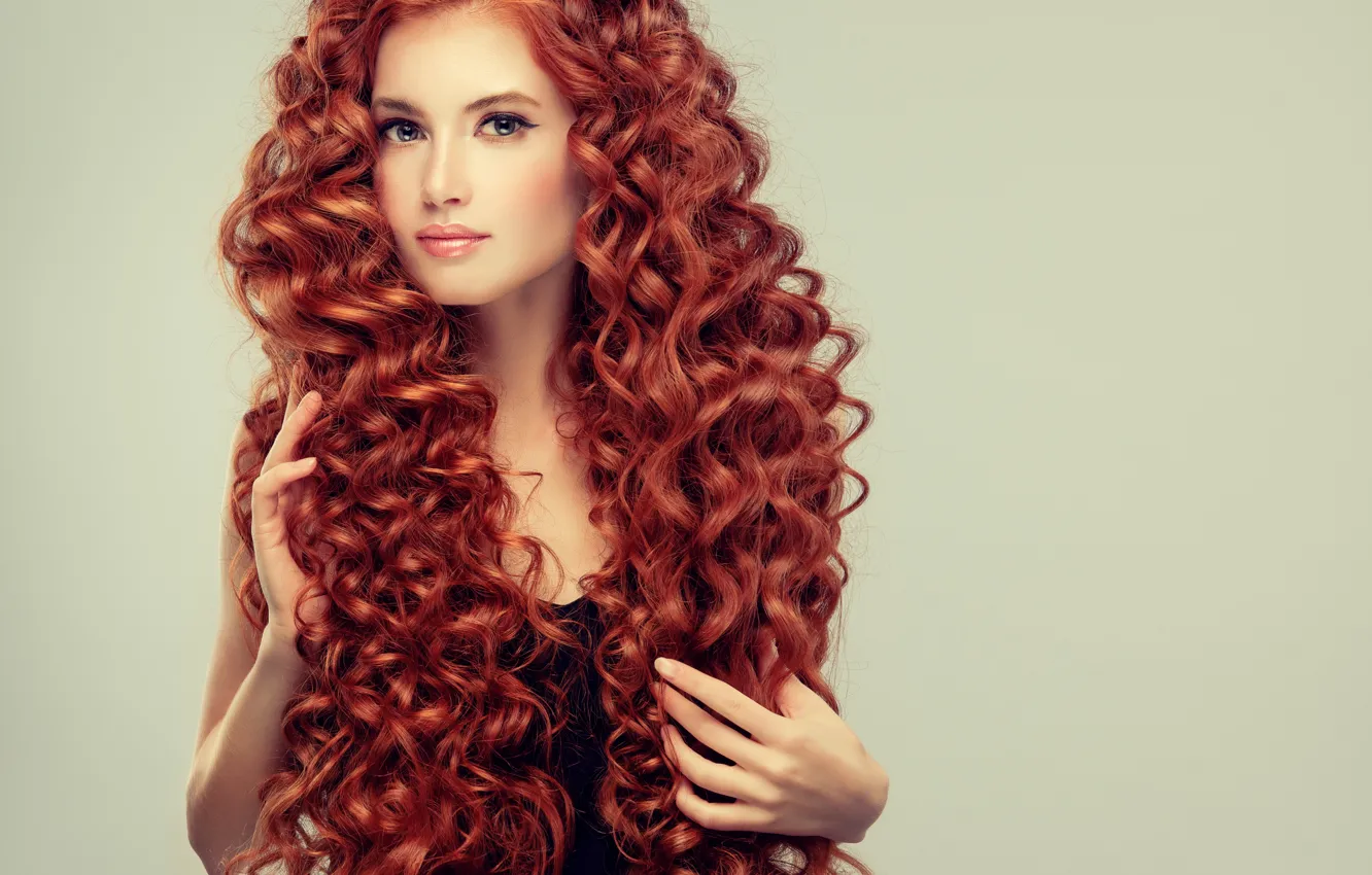 Фото обои взгляд, девушка, лицо, модель, волосы, портрет, красота, руки