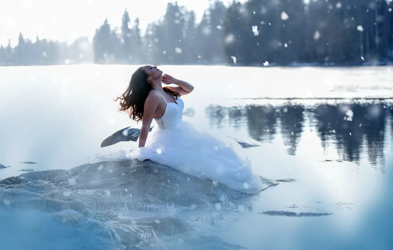 Фото обои зима, девушка, озеро