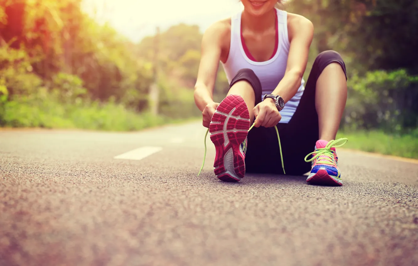 Фото обои resting, running, jogging, tying the laces