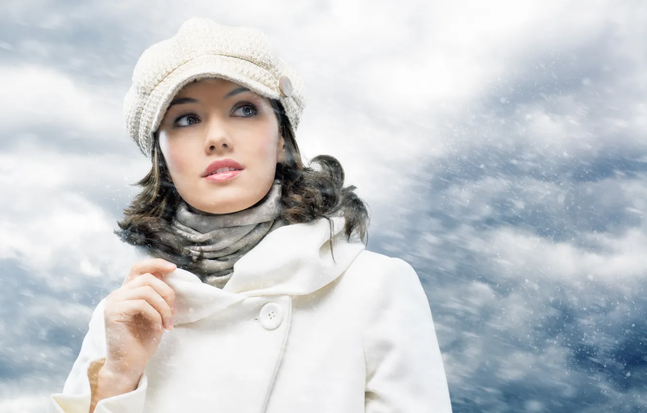 Фото обои зима, девушка, снег, смех, позитив, шатенка, локоны