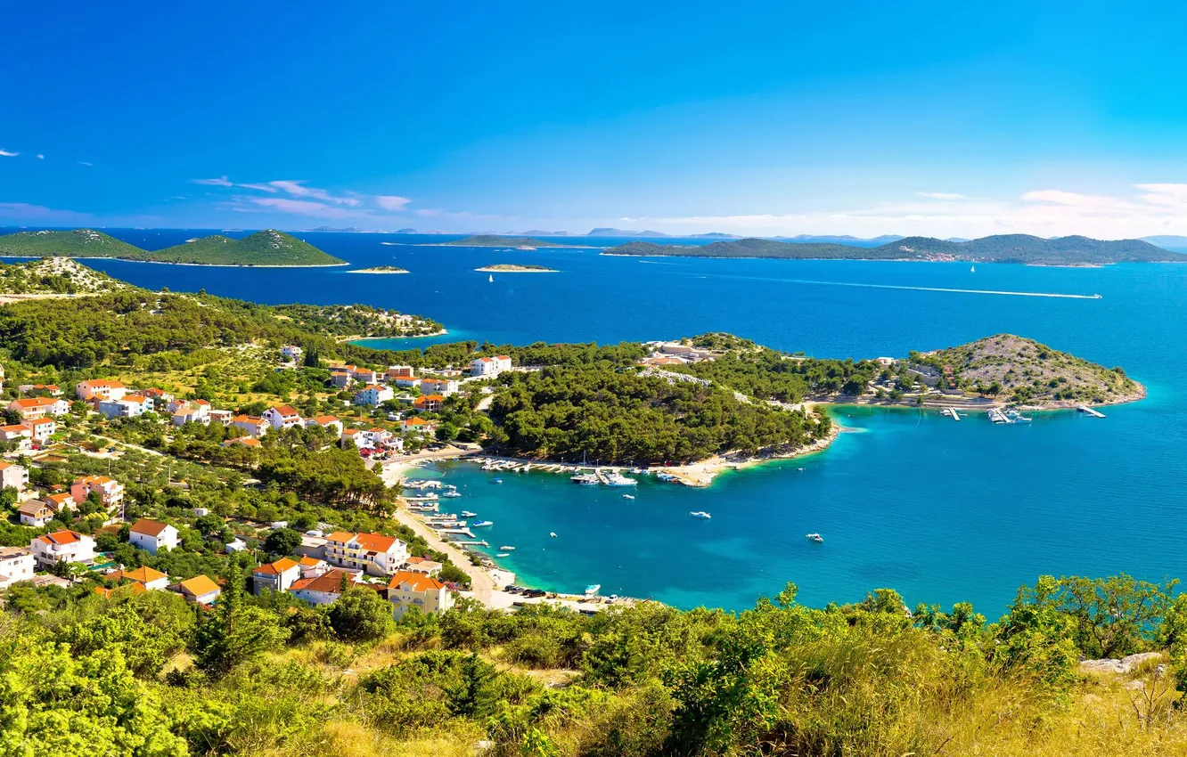 Фото обои море, острова, город, побережье, дома, лодки, гавань, Хорватия
