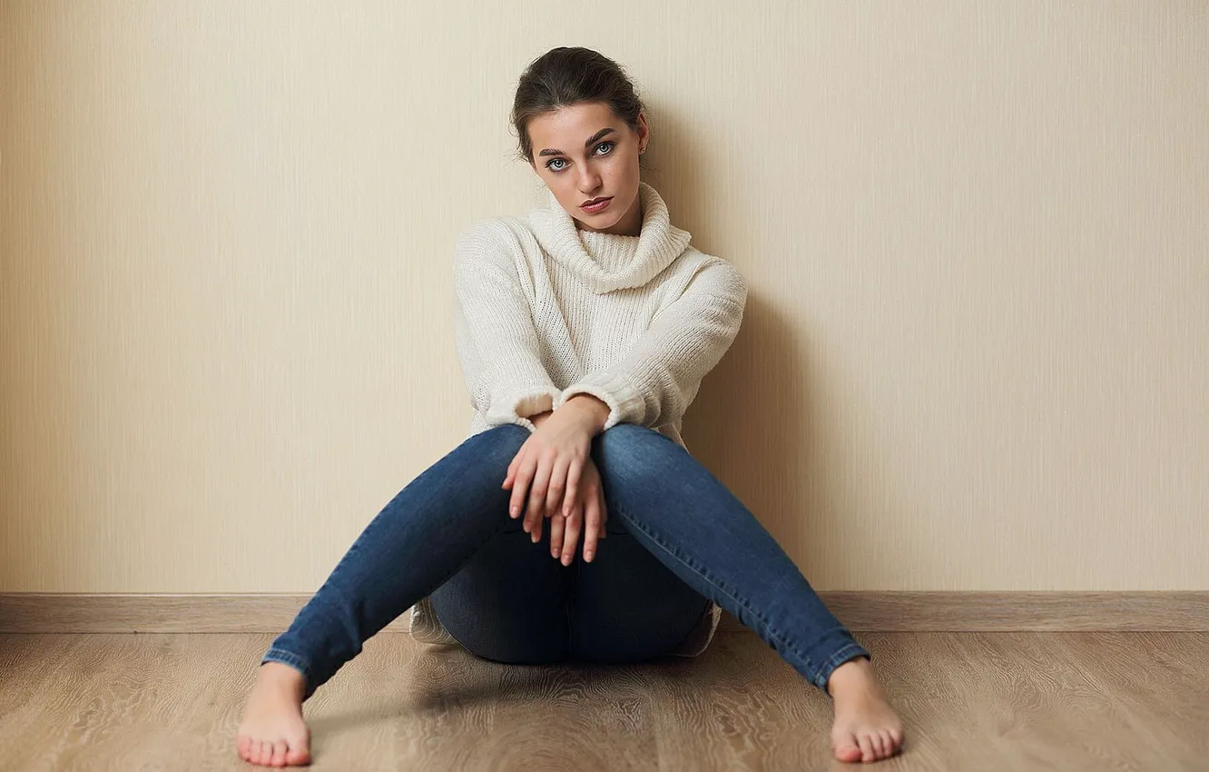 Фото обои взгляд, look, spread her legs, раздвинула ноги, модель позирует, Murat Kuzhakhmetov, очаровательная красотка, charming beauty