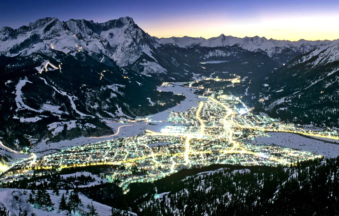 Фото обои зима, горы, огни, Германия, долина, Бавария, Гармиш-Партенкирхен
