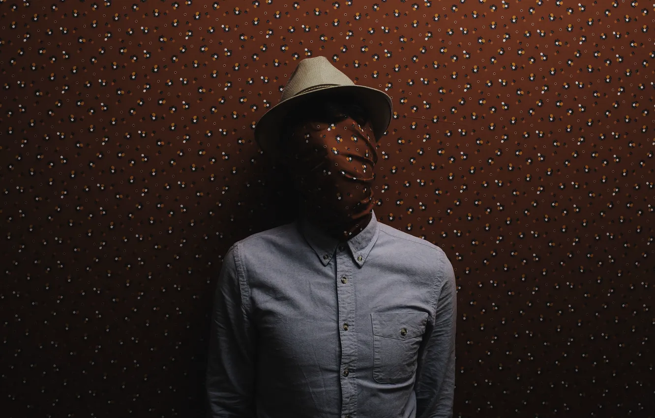 Фото обои wallpaper, hat, man, dress shirt, covered face